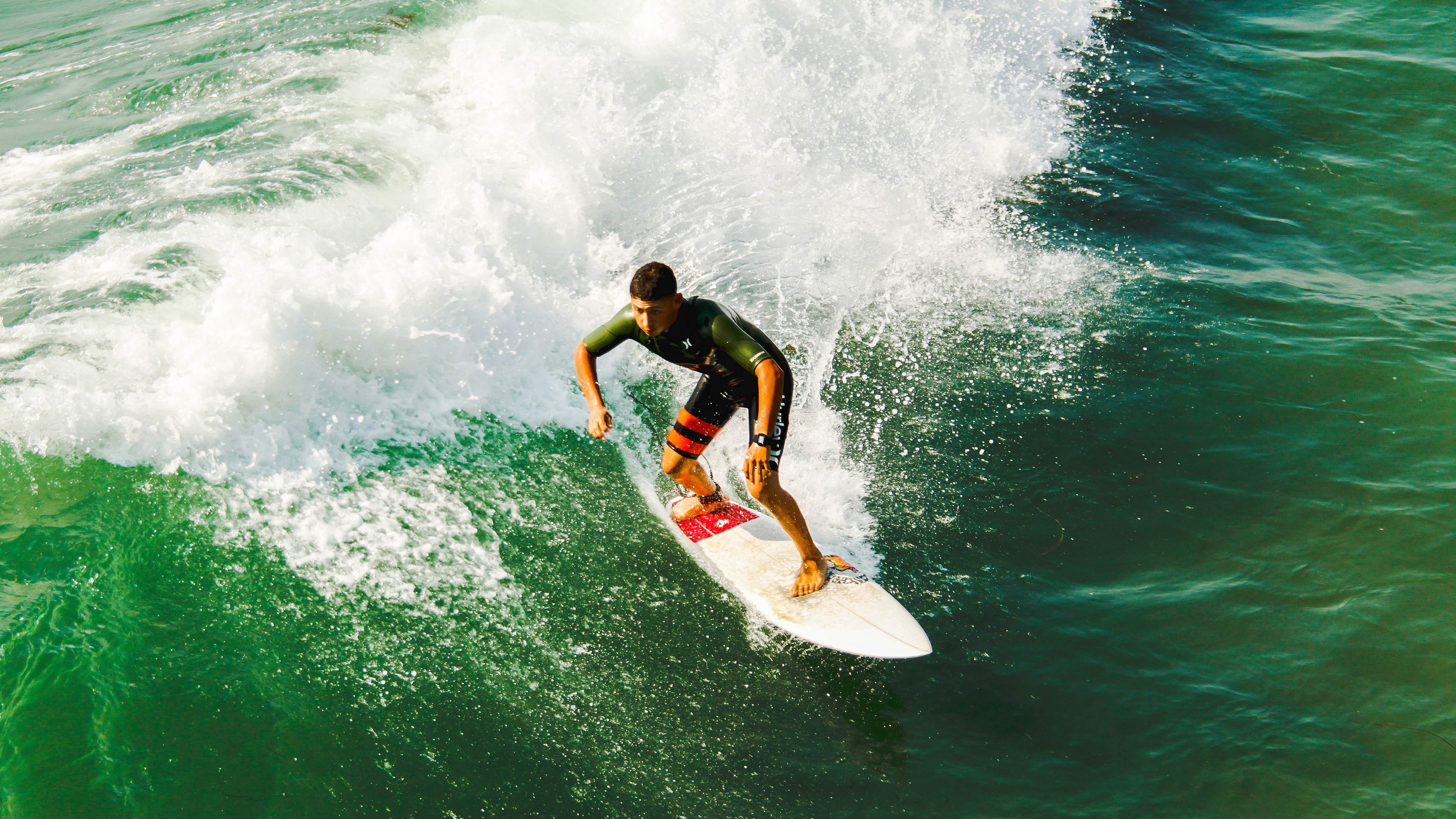 中美蝶泳后程体能储备策略分化明显,蝶泳业余